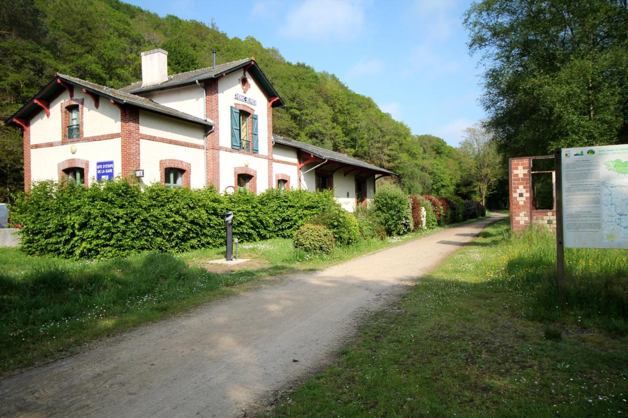 Ostal Scrignac - Gite D'Etape De La Gare Extérieur photo