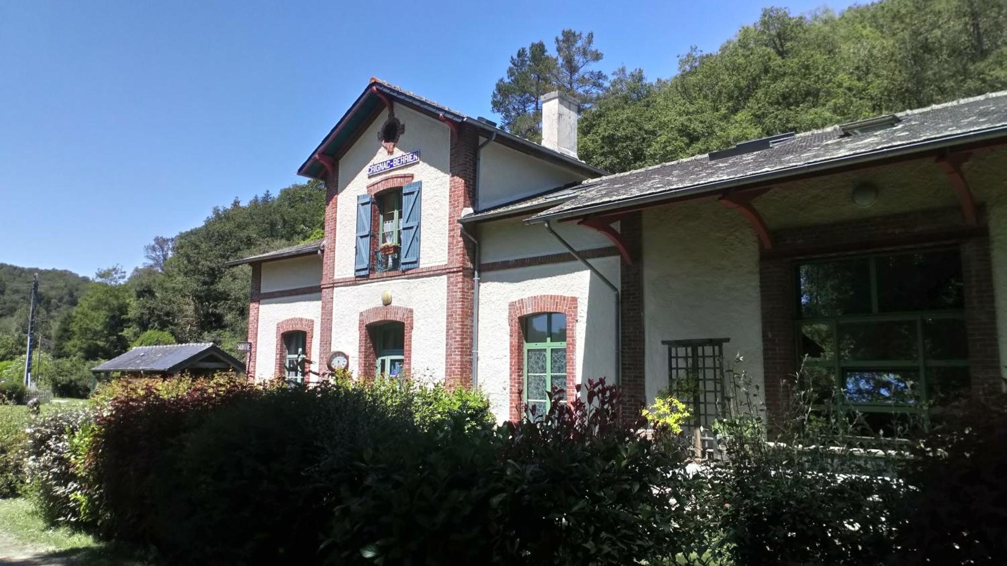 Ostal Scrignac - Gite D'Etape De La Gare Extérieur photo