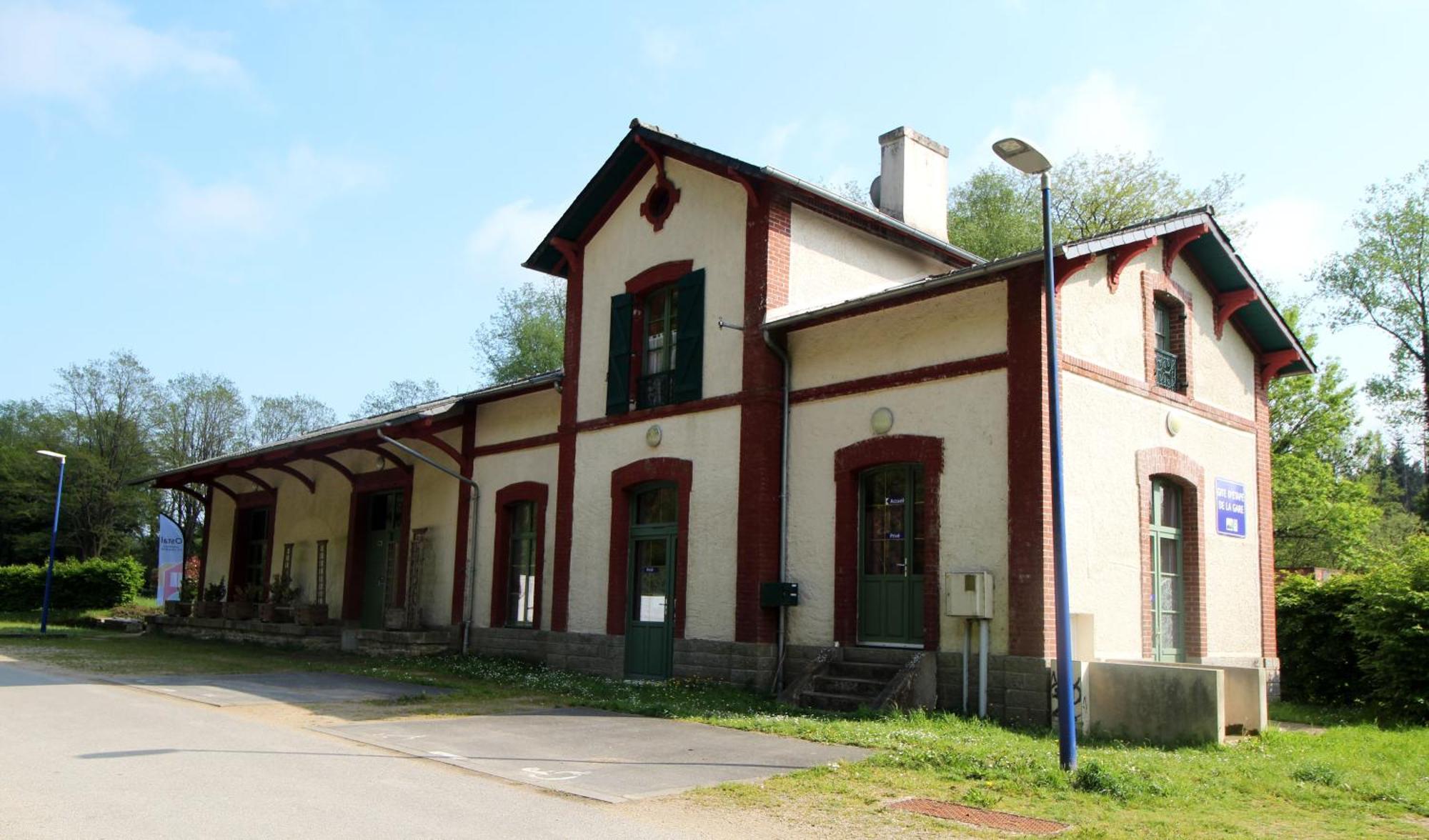 Ostal Scrignac - Gite D'Etape De La Gare Extérieur photo