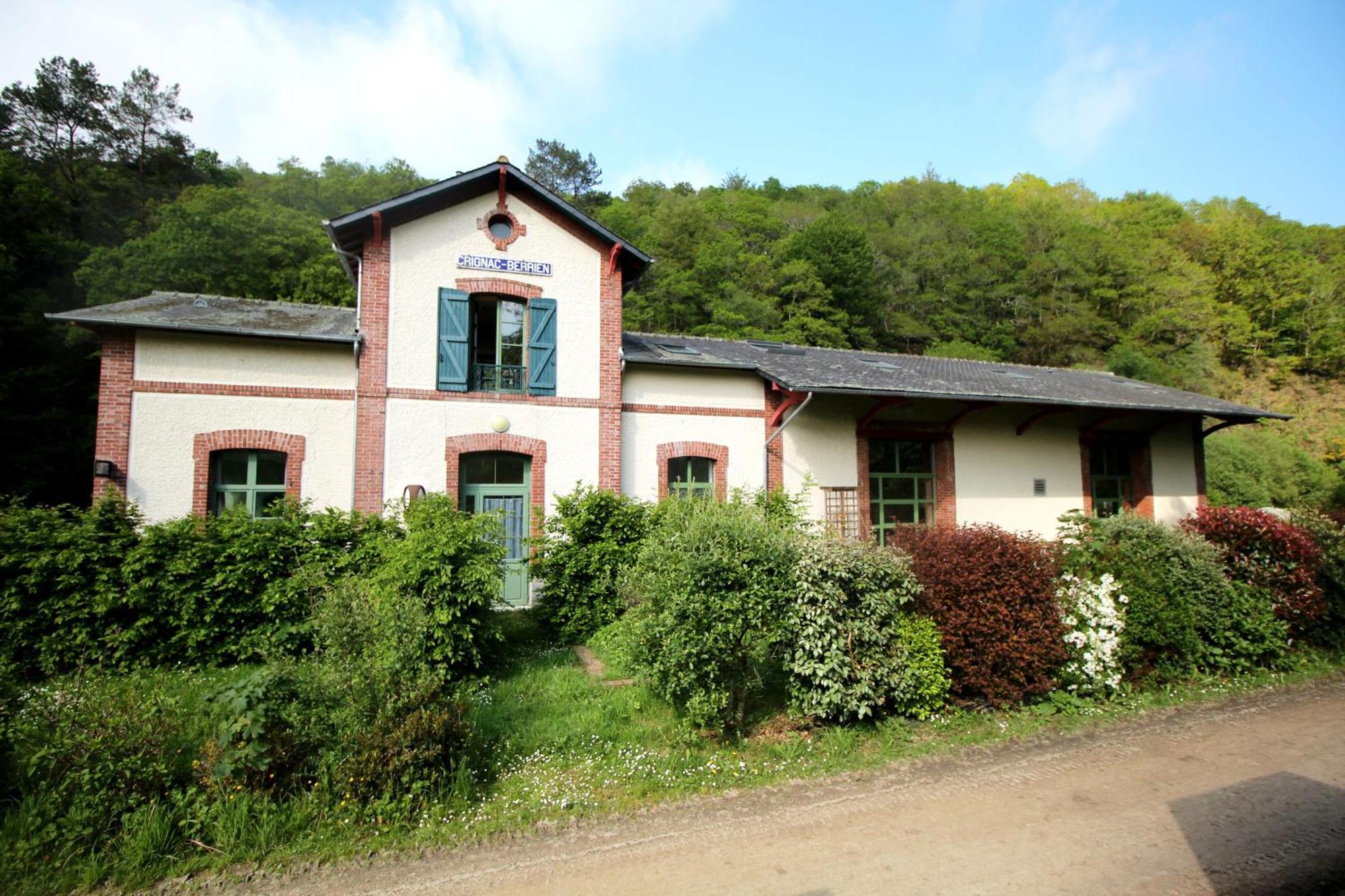 Ostal Scrignac - Gite D'Etape De La Gare Extérieur photo